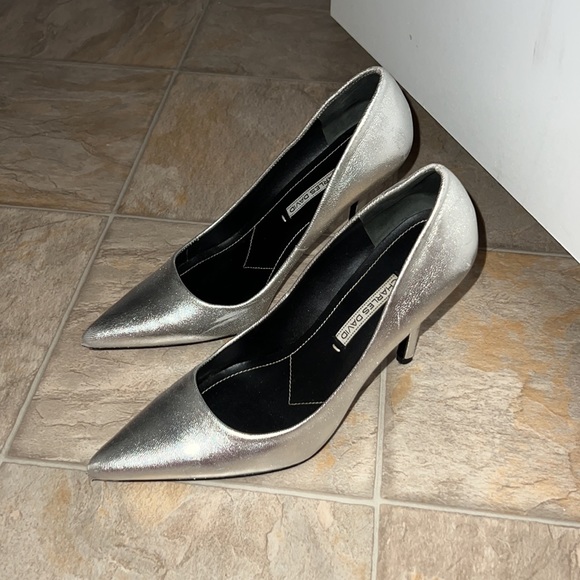 Charles By Charles David Sublime Pump - Picture 2 of 4